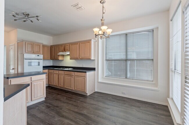 Building Photo - 2802 Briarbrook Ln