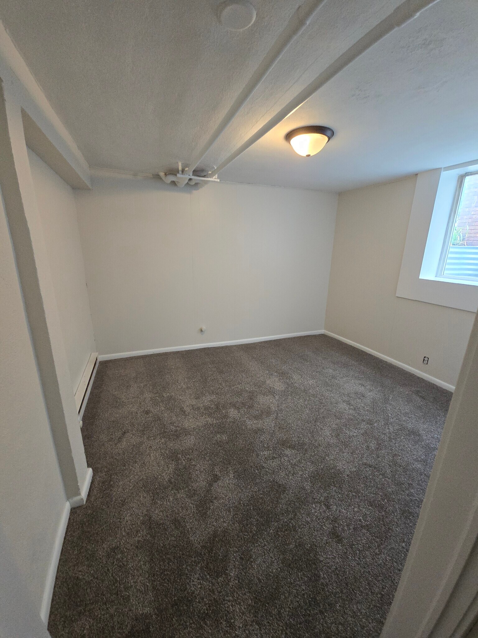 Building Photo - 4528 Bryant Ave S