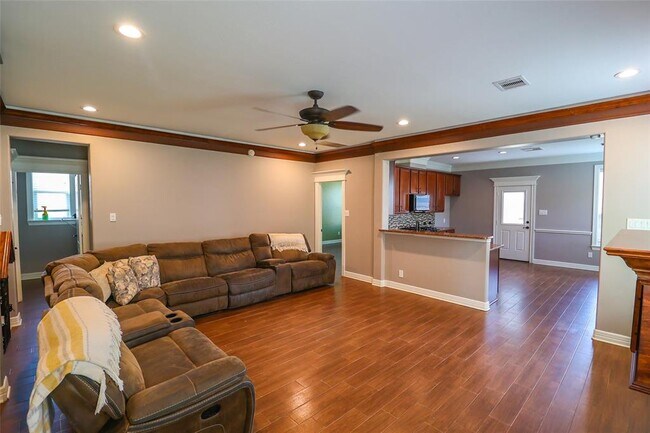 Building Photo - 7438 Tonsley Springs Dr