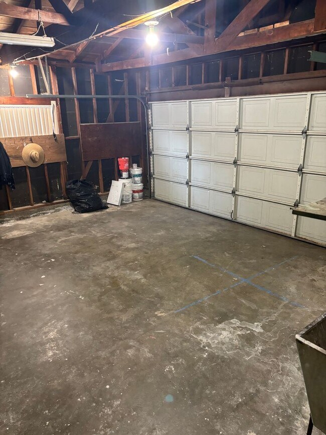 Building Photo - 3 B/D 2 B/A HOUSE IN MARYSVILLE AVAILABLE NOW