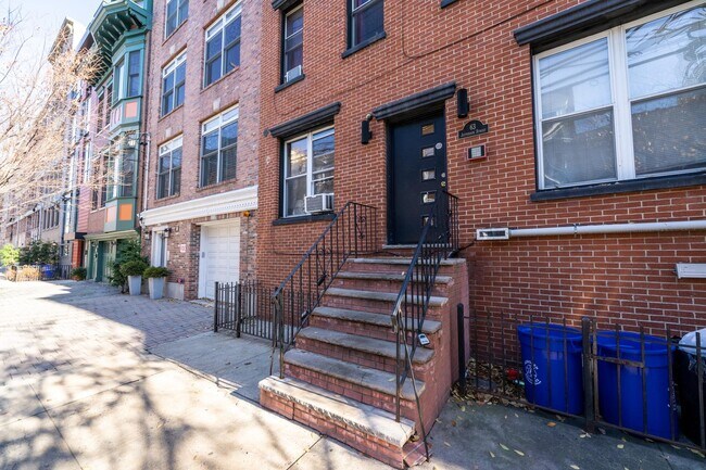 Building Photo - 63 Jefferson St