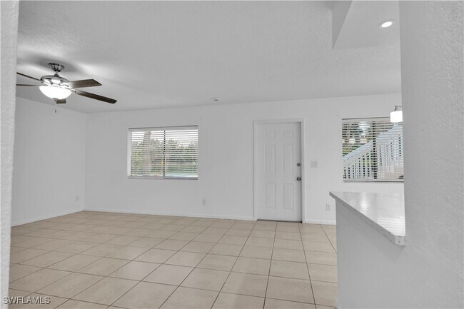 Building Photo - 4601 Bayshore Dr