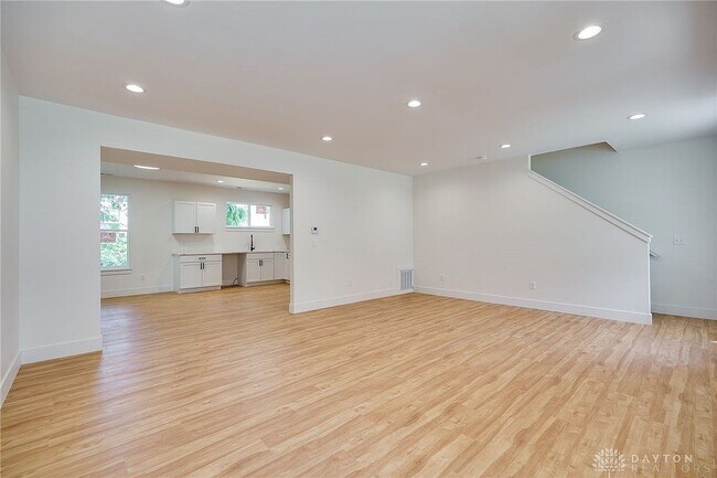 Building Photo - 4249 Pleasant View Ave