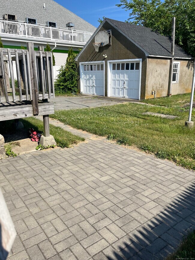 Building Photo - 83 Ledyard Ave