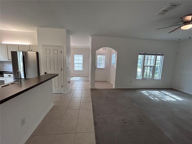 Building Photo - 904 Pawstand Rd