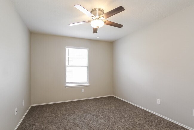 Building Photo - 4931 Winding View Ln