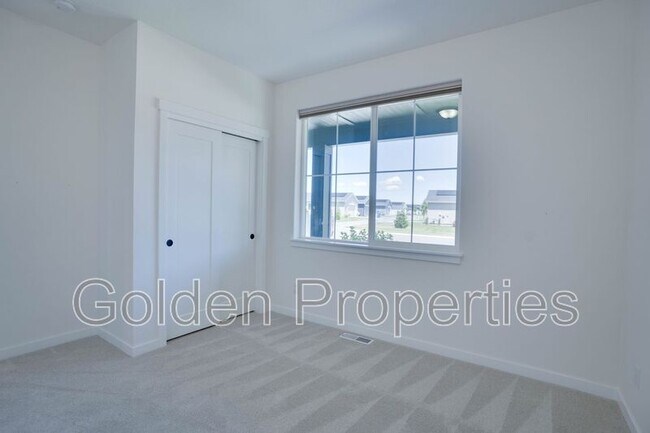 Building Photo - 7768 N Girard Cir