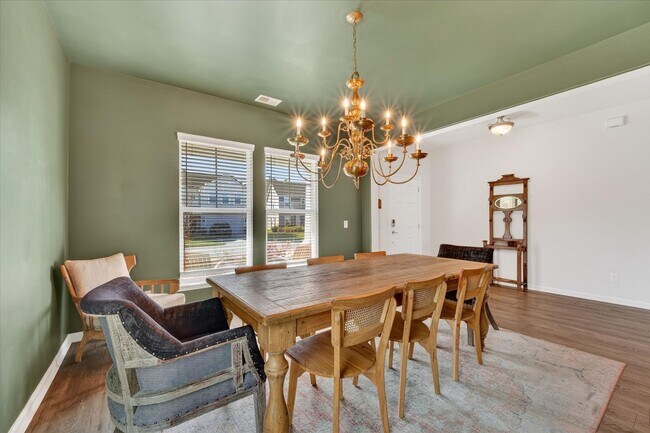 Building Photo - MOVE IN READY!-$500 OFF THE FIRST MONTHS RENT!-MOVE IN SPECIAL-BONUS ROOM!!