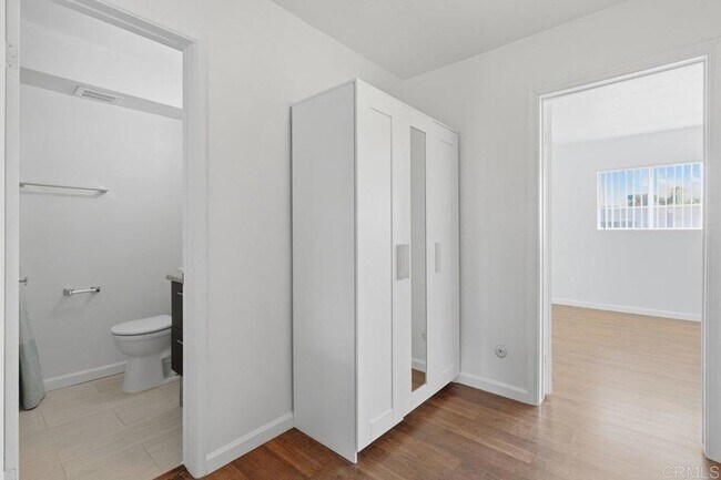 Building Photo - 2266 Grand Ave