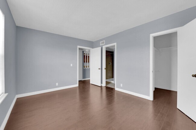 Building Photo - B12/3823 S. Maryland Parkway