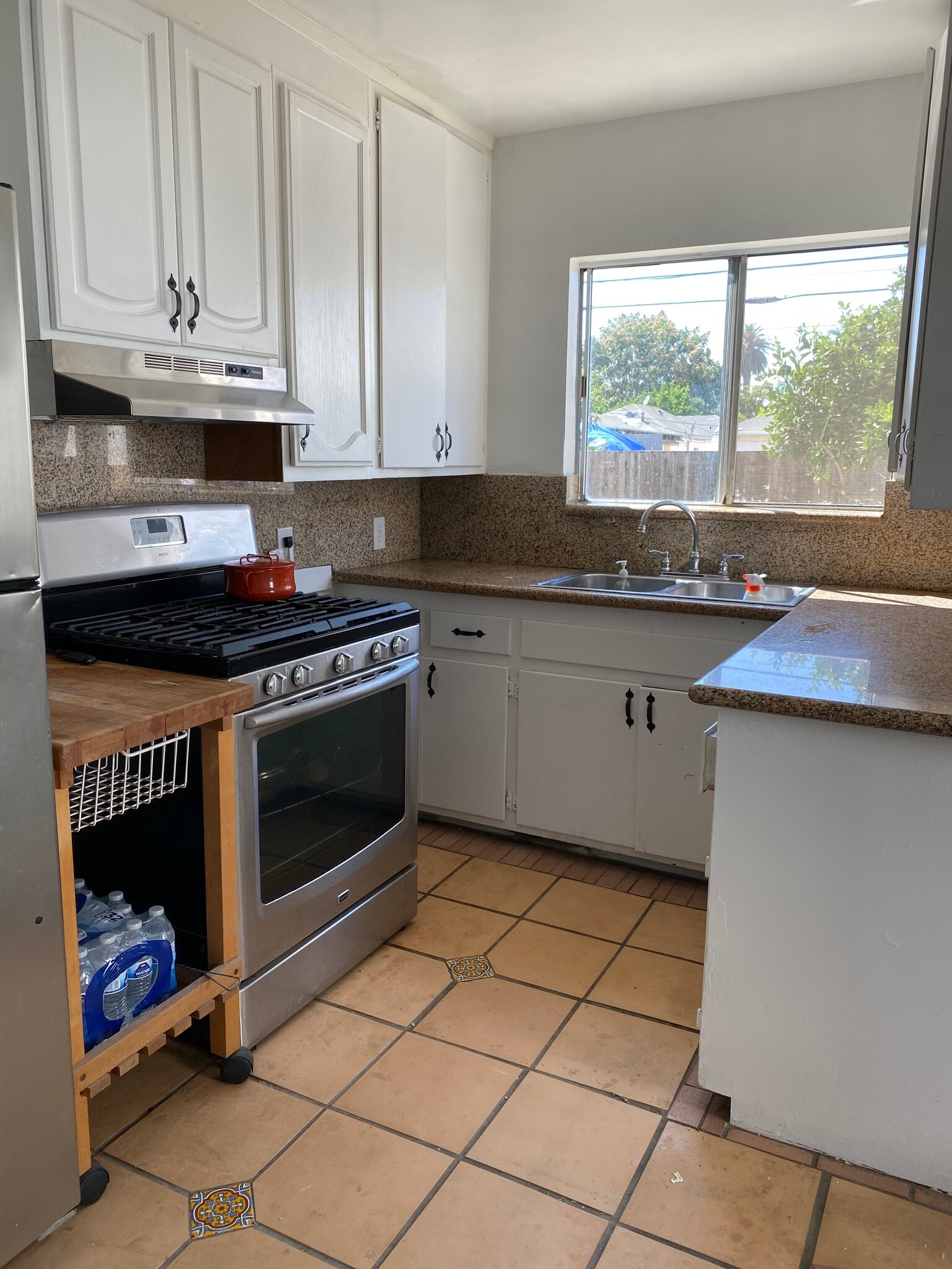 Kitchen - 2905 S Redondo Blvd