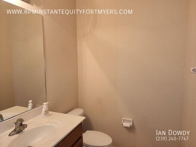 Building Photo - 8120 Banyan Breeze Way