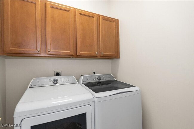 Building Photo - 28105 Mandolin Ct