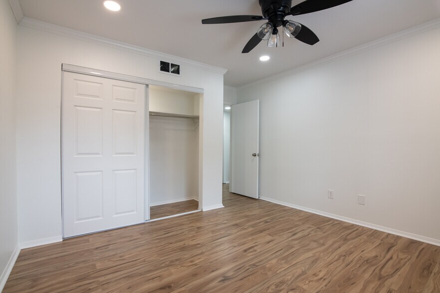 Building Photo - 500 Woodland Dr