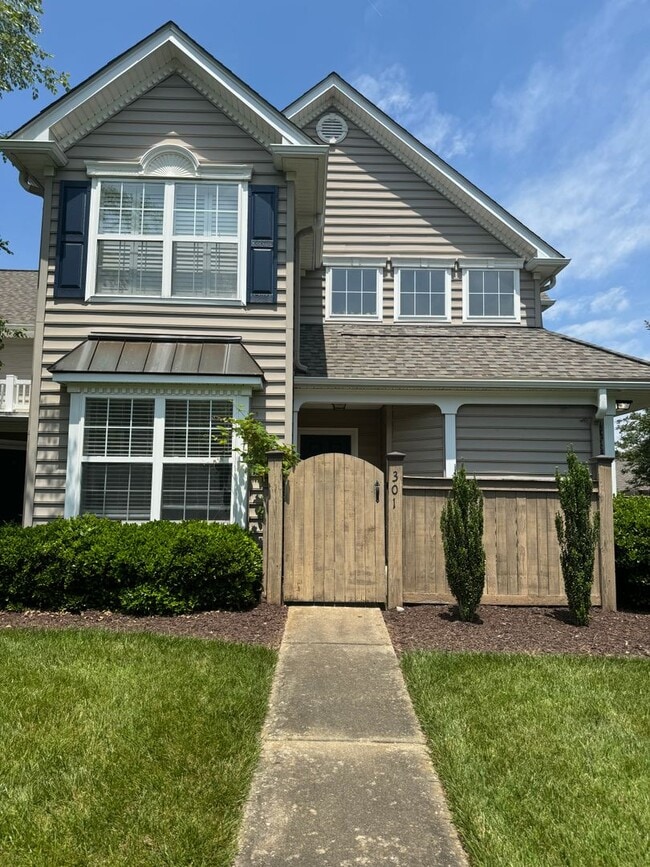 Building Photo - Bristol Commons