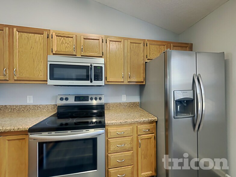 Building Photo - 5130 Daffodil Ln