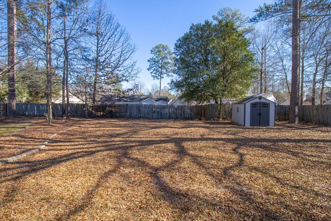 Building Photo - Spacious 3BR/2BA Home Near Fort Jackson & VA Hospital *Military Discount Offered!