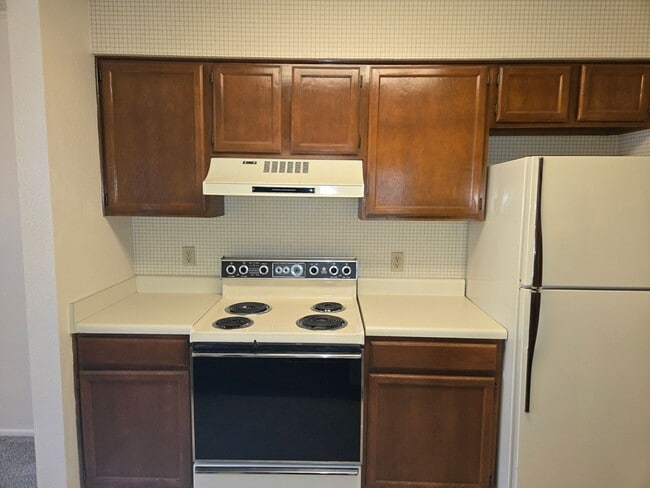 Building Photo - Two bedroom two bath gated Community Condos off Medical Drive close to I 10 & Babcock.