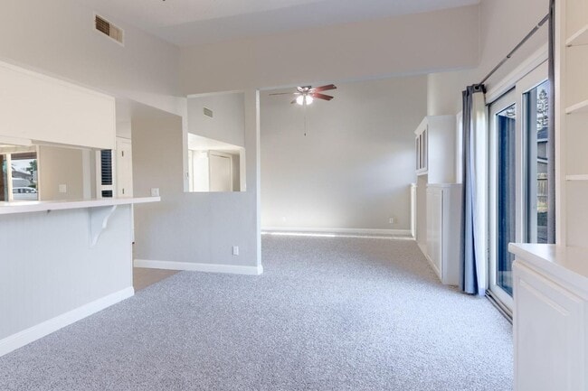 Building Photo - FOUR BEDROOM HOME ON A HUGE LOT SEE VIDEO