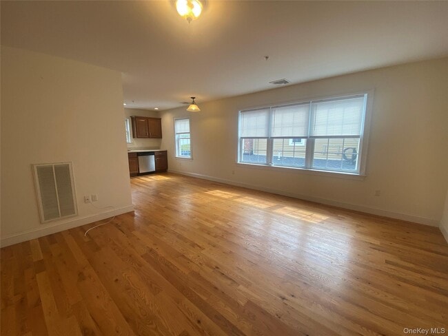 Building Photo - 27 N Main St