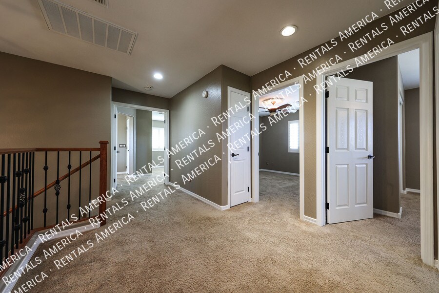 Building Photo - 26462 N 165th Dr
