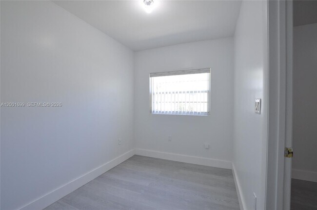 Building Photo - 11111 SW 78th Ct