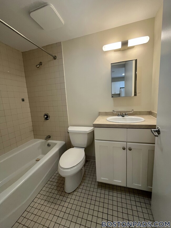 Building Photo - 40 Boylston St