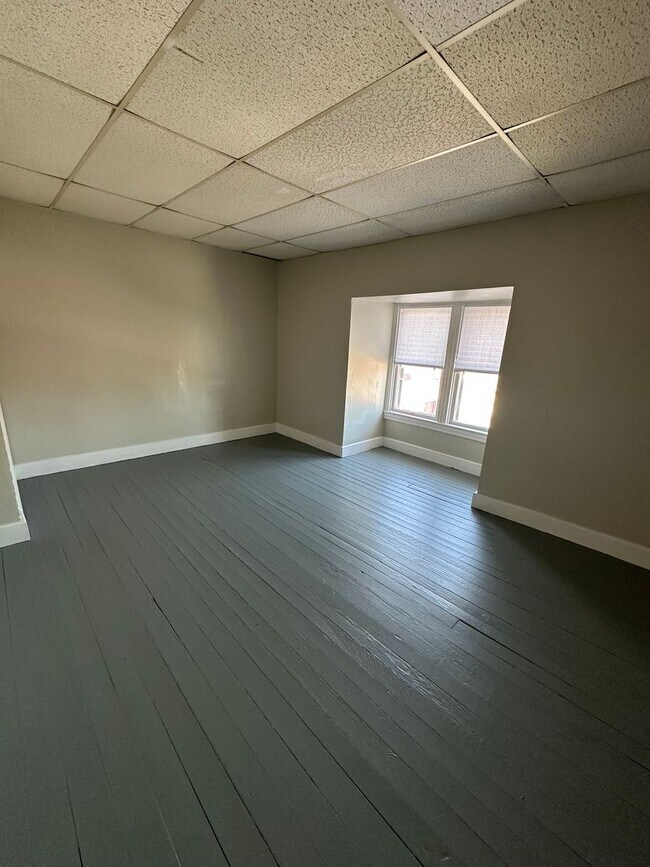 Building Photo - 940 W Princess St