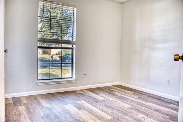 Building Photo - 1528 Mayflower Dr