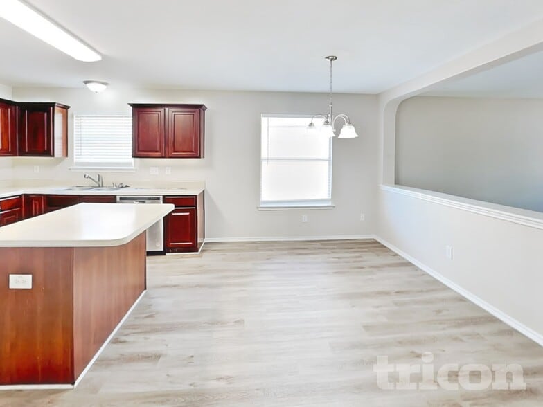 Building Photo - 231 Cardinal Way