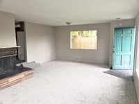 Building Photo - Charming Four Bedroom Home Located Near Cornwall Park.