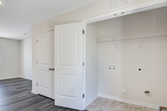 Building Photo - 3155 Misty Ridge Dr