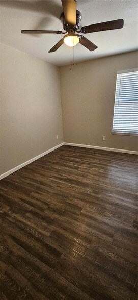 Building Photo - 12718 Hilltop Dr