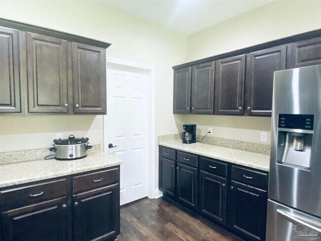 Building Photo - 1671 Eagle Terrace