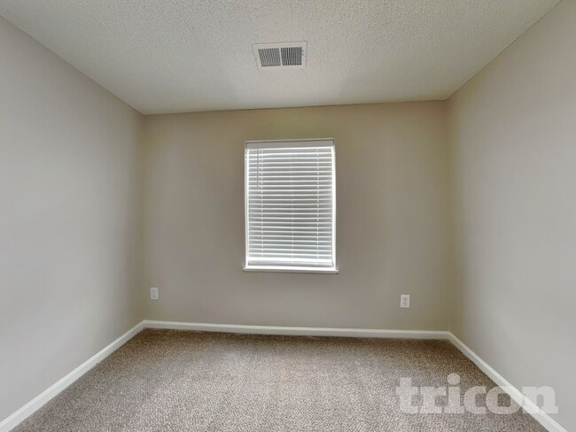 Building Photo - 149 Fox Grove Cir