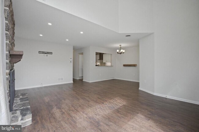 Building Photo - 31 Brookside Ct