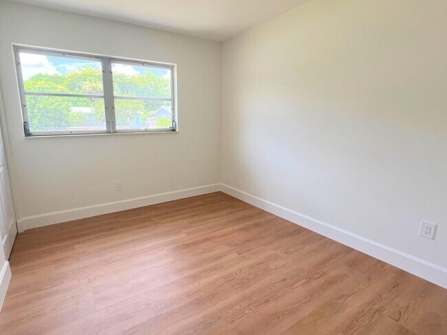 Building Photo - 4787 Tortuga Dr