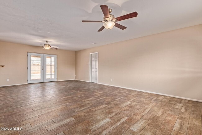 Building Photo - 312 E Hermosa Dr