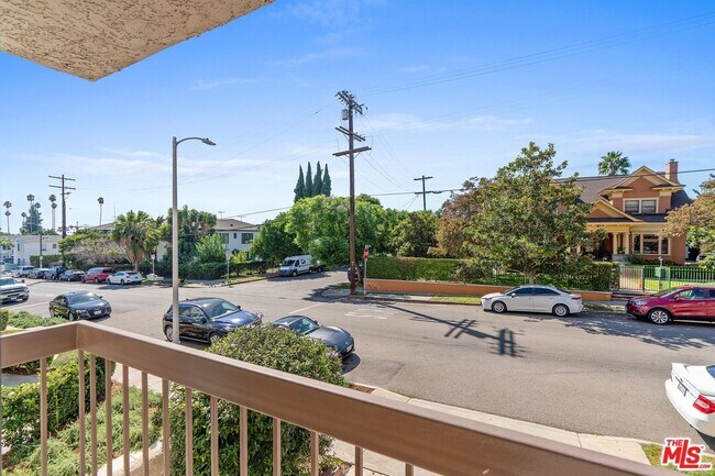 Building Photo - 1750 N Harvard Blvd