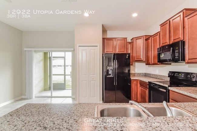 Building Photo - 12922 Utopia Gardens Way