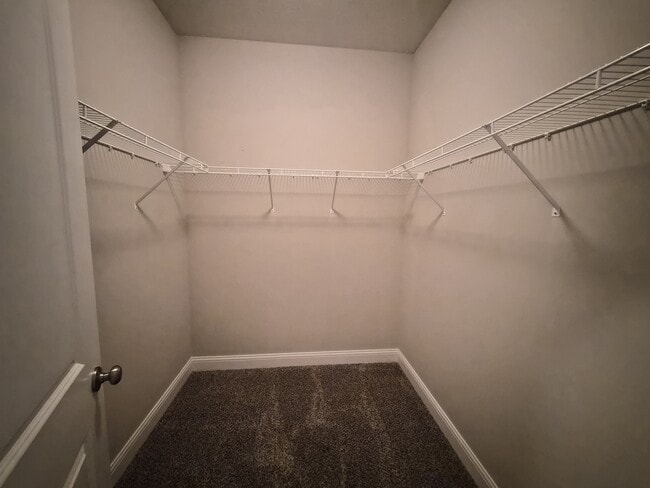 Building Photo - 14221 James Dean Dr