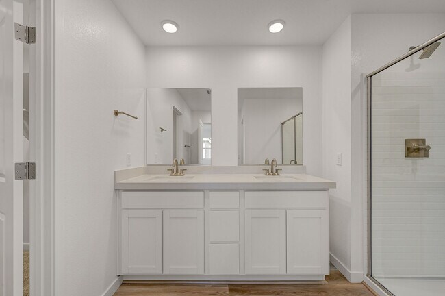 Building Photo - 8484 W Agate Ave