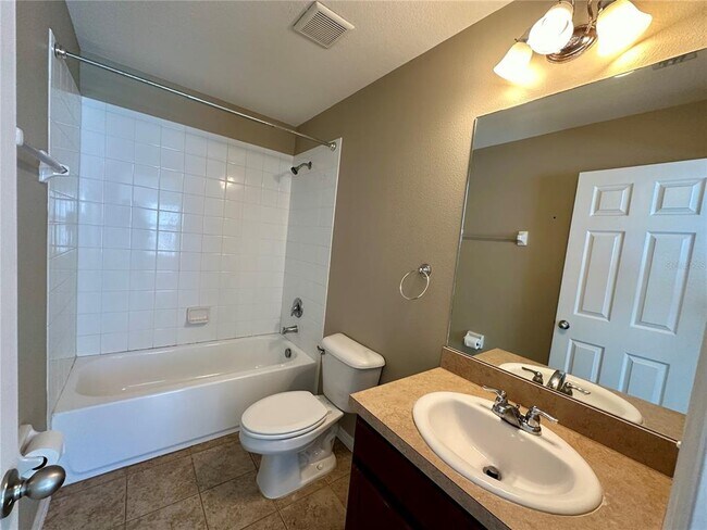 Building Photo - 15816 Fishhawk View Dr