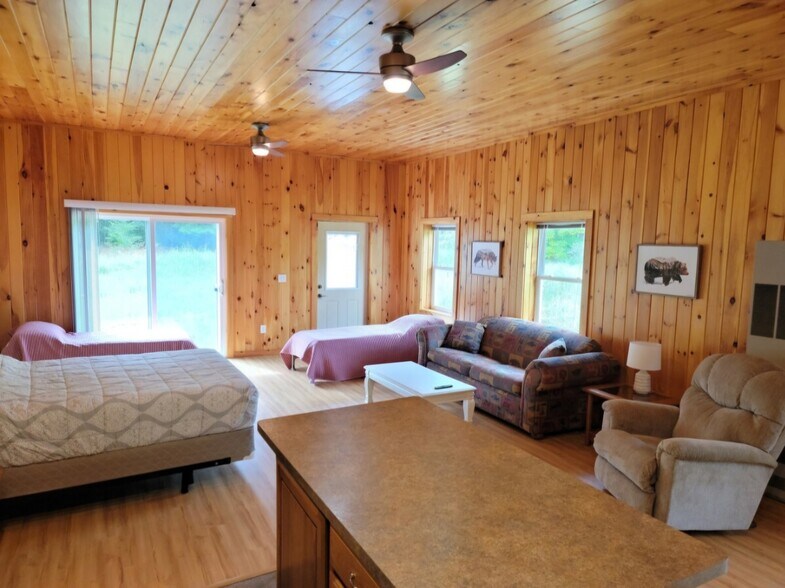 Living Room - 2050 N Haze Rd