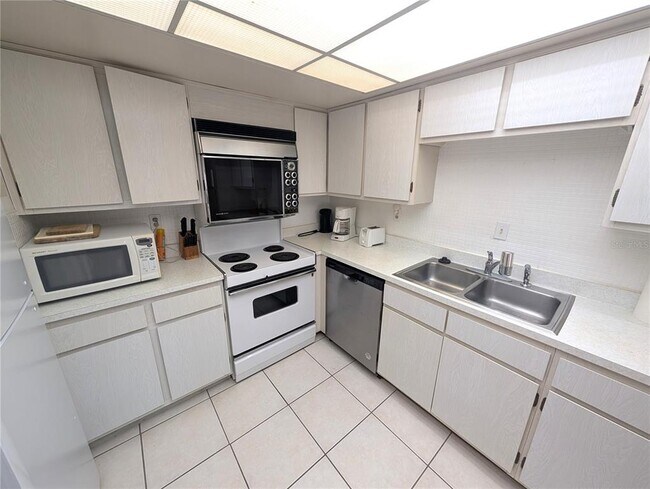 Building Photo - 17920 Gulf Blvd