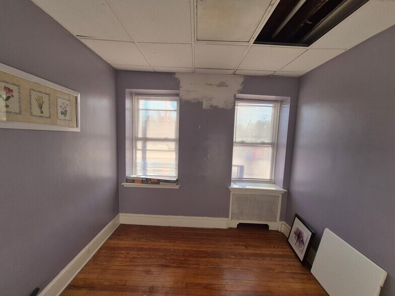 Building Photo - 5118 Gwynn Oak Ave