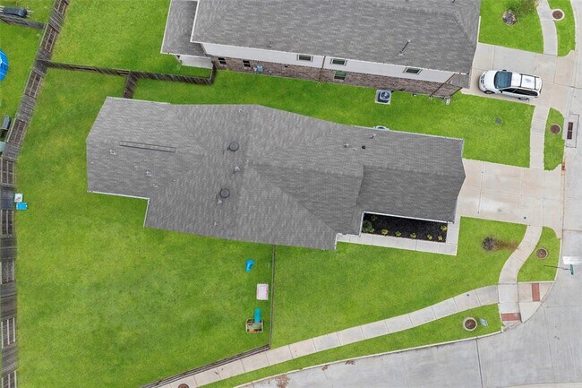 Building Photo - 9312 Sandoval Cir