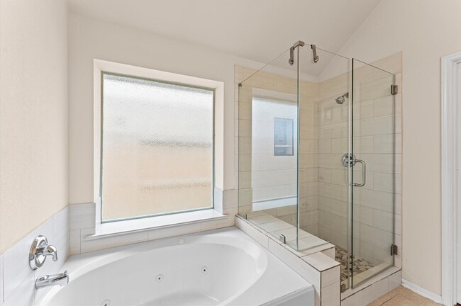 Building Photo - 13009 Castlewind Ln