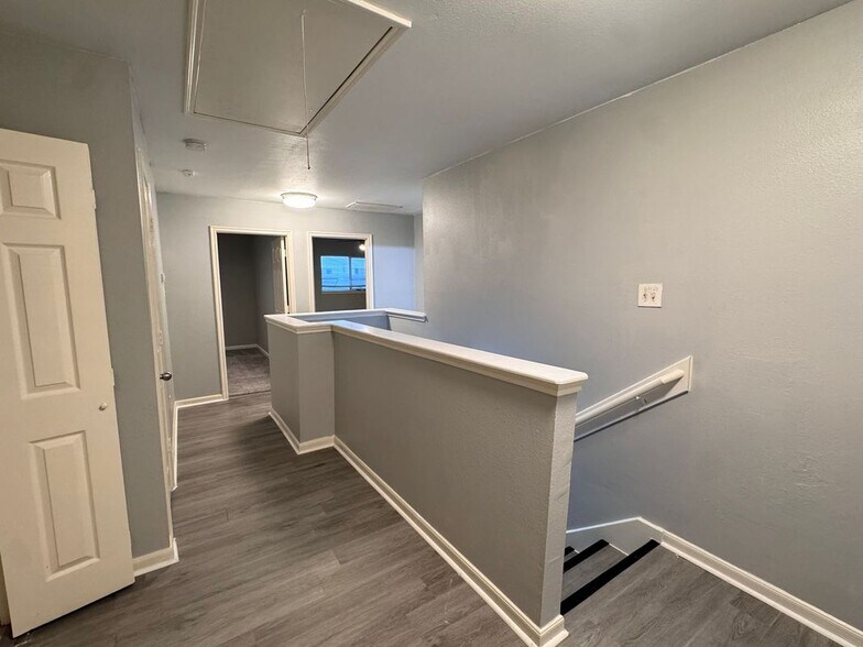 Building Photo - 6427 Waldron Cir