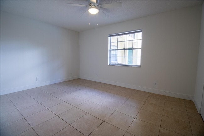 Building Photo - 1505 SW 2nd St